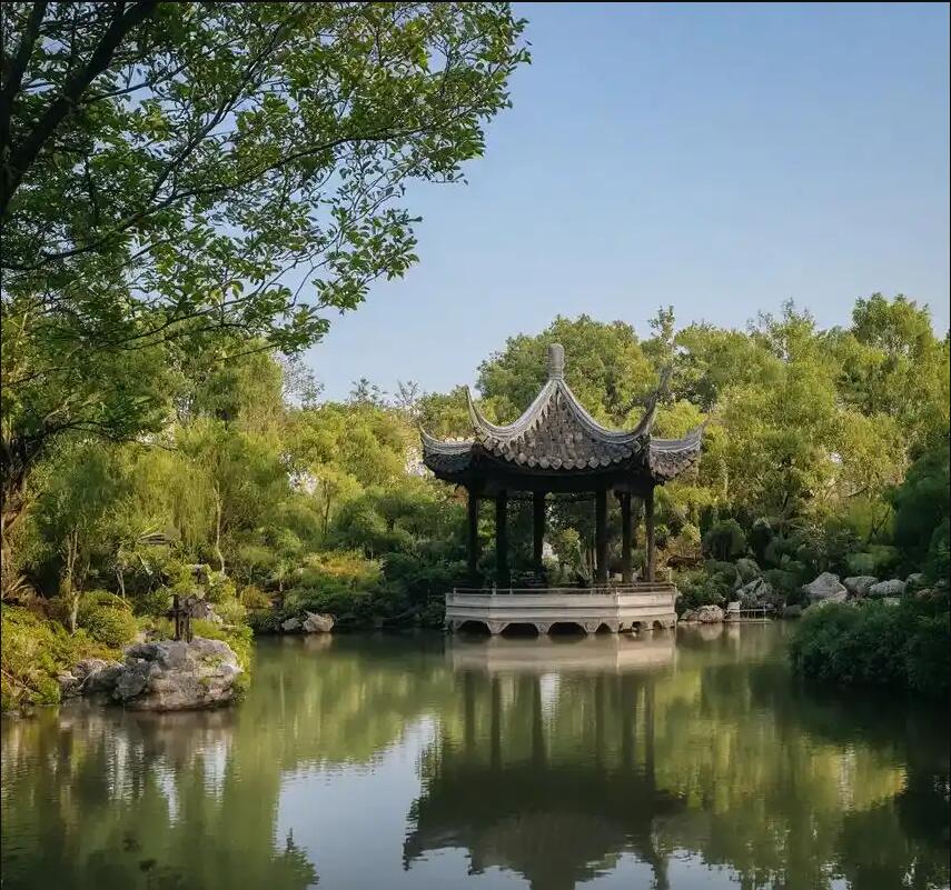 浉河区秋荷餐饮有限公司